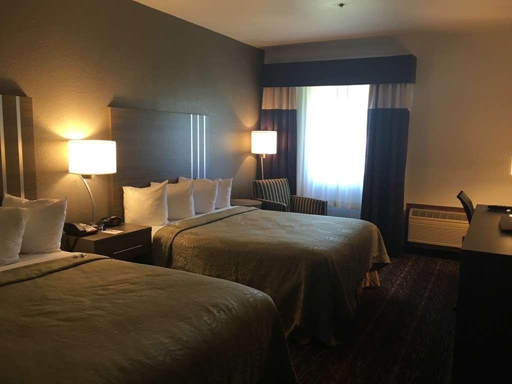 Surestay Plus By Best Western Edmond Room photo